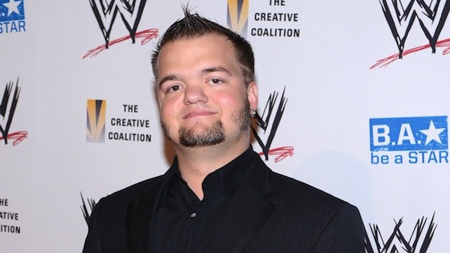 Ryder Celebrates Hornswoggle’s Birthday w/ Risque Photo,