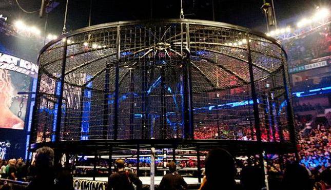 How Will WWE Handle Having 7 Men In The Elimination Chamber Match?