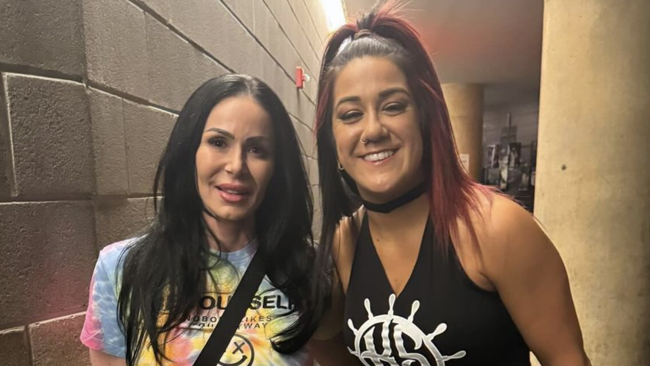 1280px x 720px - Kendra Lust Runs Into Bayley At WWE Live Event - Wrestlezone