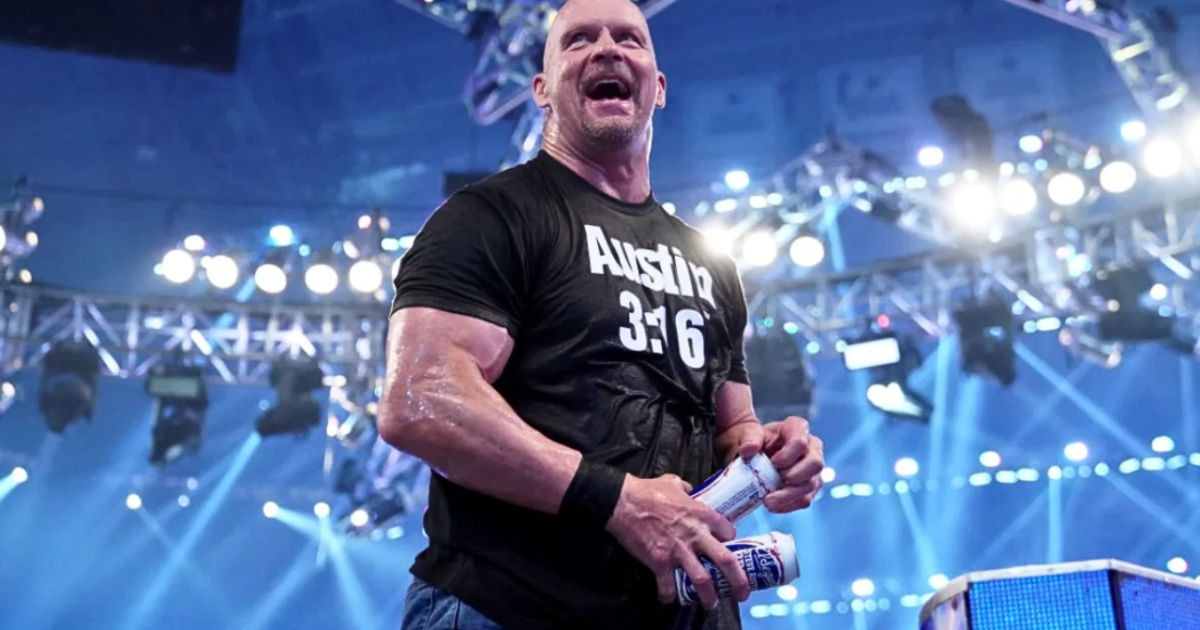 Steve Austin Receives Adorable Father’s Day Gift From His Cats