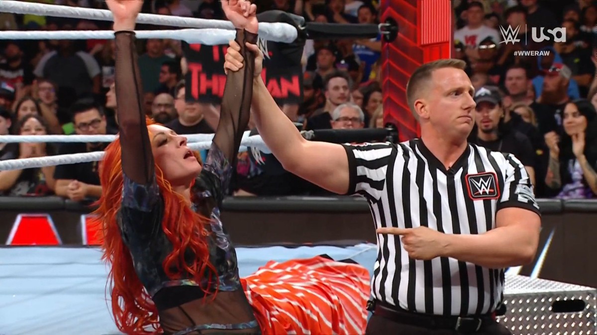 Becky Lynch Beats Nia Jax In Last Woman Standing Match On WWE RAW ...